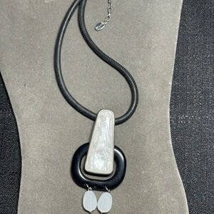 Elegant Black and Silver Pendant Necklace